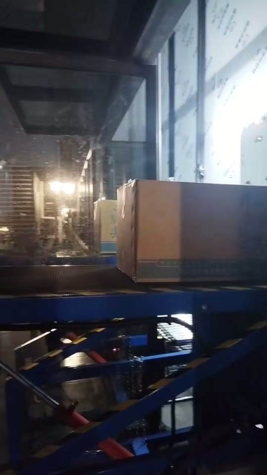 Connecting Cartons at a High-Level Loading Point to a Belt Conveyor Section