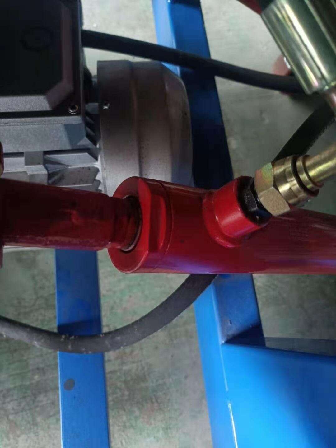 Incline Conveyor hydraulic cylinder